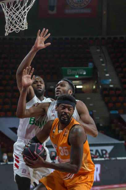 米兰在右路 米兰在右路