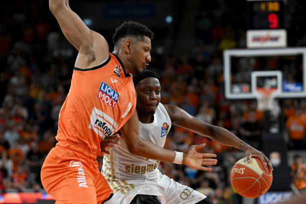 场展开了猛 场展开了猛