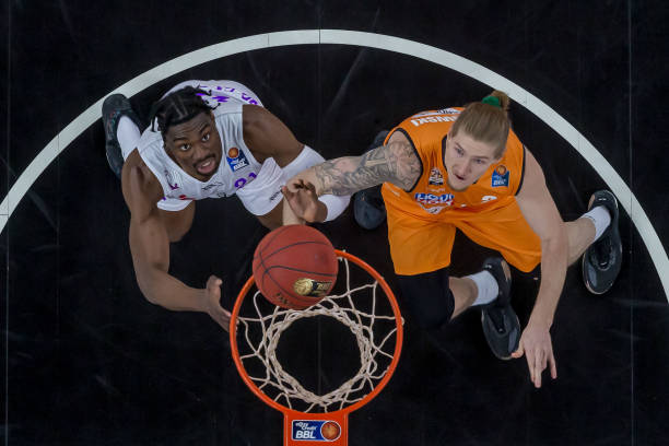 里竞技借助 里竞技借助